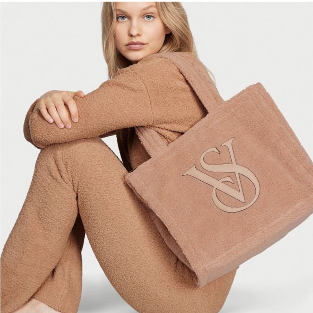 Victoria secret hand bag